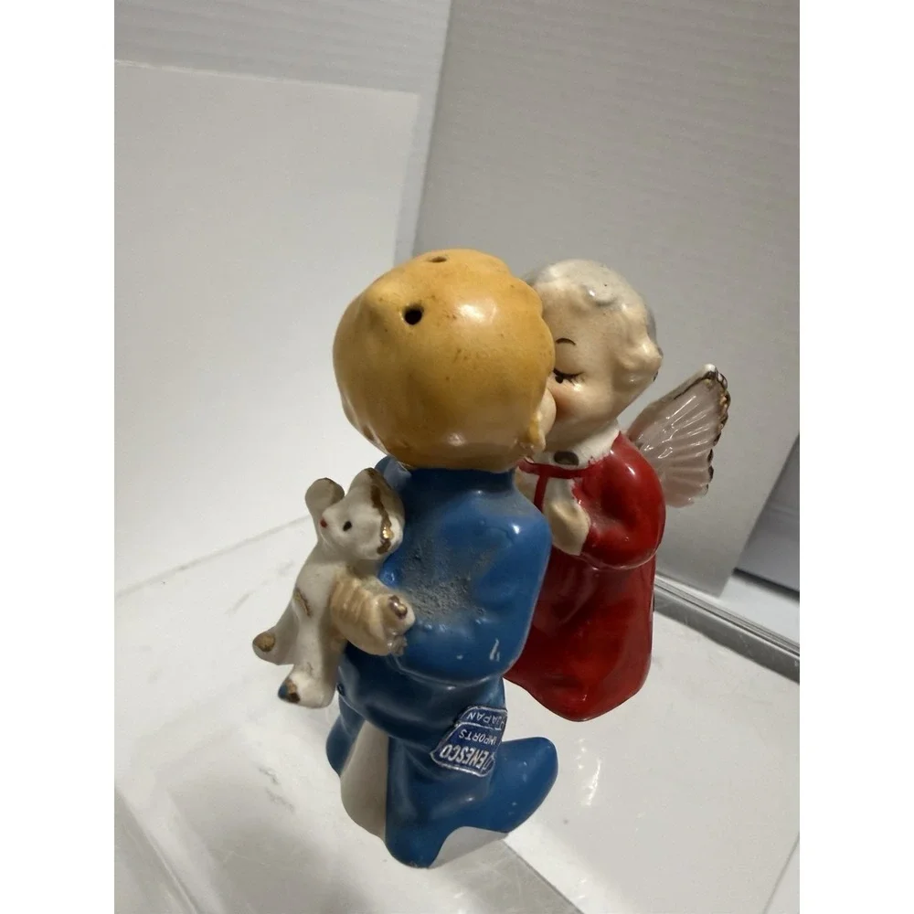 VTG Japan Kissing Baby Angel ‎ & Boy S & P Shaker w/ Orig Stickers Figurine